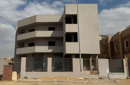 Whole Building - 3 Bedrooms - 1 Bathroom for sale in El Yasmeen 3 - El Yasmeen - New Cairo City - Cairo