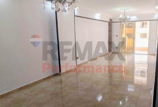 8353357 - Property Image 2