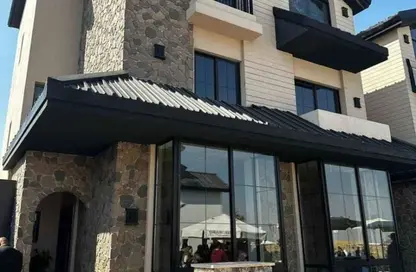 Villa - 4 Bedrooms - 3 Bathrooms for sale in Mivida - 5th Settlement Compounds - The 5th Settlement - New Cairo City - Cairo