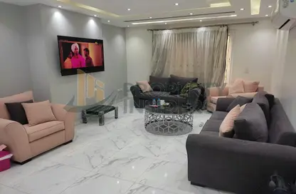شقة - 3 غرف نوم - 3 حمامات للايجار في شارع أحمد عرابي - المهندسين - الجيزة