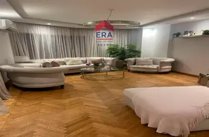 Apartment - 2 Bedrooms - 1 Bathroom for sale in Street 215 Sharq Degla - Degla - Hay El Maadi - Cairo