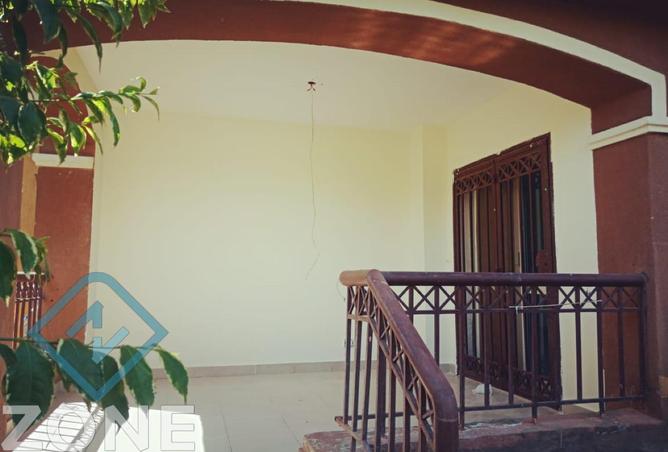 8225201 - Property Image 2