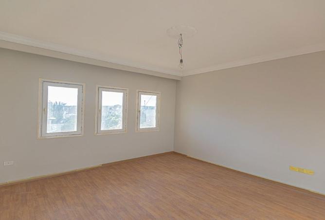 8324197 - Property Image 2