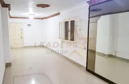 شقة - 2 غرف نوم - 1 حمام للبيع في لوران - حي شرق - الاسكندرية