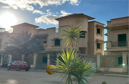 Villa - 6 Bedrooms - 5 Bathrooms for sale in Royal City - Sheikh Zayed Compounds - Sheikh Zayed City - Giza