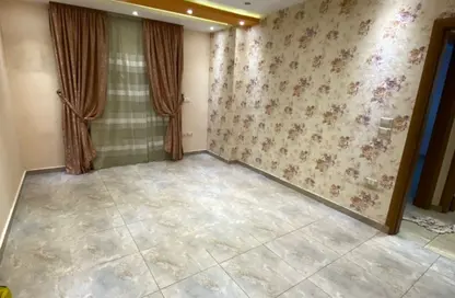 Office Space - Studio - 3 Bathrooms for rent in Ezzat Salama St. - 6th Zone - Nasr City - Cairo