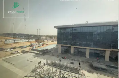 مساحات مكتبية - استوديو - 4 حمامات للبيع في جولدن جيت - شارع التسعين الجنوبي - التجمع الخامس - مدينة القاهرة الجديدة - القاهرة