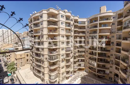 شقة - 3 غرف نوم - 3 حمامات للبيع في شارع محمد باشا سعيد - جناكليس - حي شرق - الاسكندرية