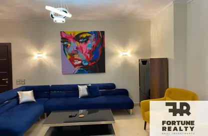 شقة - 2 غرف نوم - 2 حمامات للبيع في فيلدج جيت - المستثمرين الجنوبية - مدينة القاهرة الجديدة - القاهرة