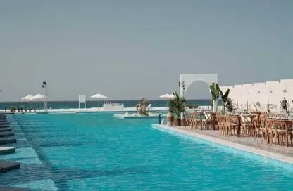 منزل مزدوج - 4 غرف نوم - 5 حمامات للبيع في دايركشن وايت - راس الحكمة - الساحل الشمالي