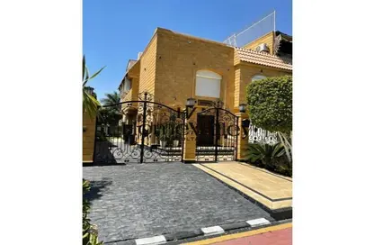 Villa - 5 Bedrooms - 3 Bathrooms for sale in Mena Garden City - Al Motamayez District - 6 October City - Giza