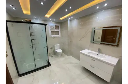 Apartment - 3 Bedrooms - 3 Bathrooms for sale in Mohi Al Din Abou El Ezz St. - Mohandessin - Giza