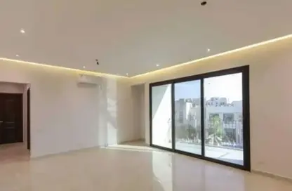 شقة - 3 غرف نوم - 3 حمامات للبيع في 6 ويست - بيفرلي هيلز - كمبوندات الشيخ زايد - الشيخ زايد - الجيزة