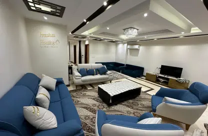 شقة - 3 غرف نوم - 3 حمامات للايجار في شارع عدن - المهندسين - الجيزة