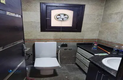 Apartment - 6 Bedrooms - 2 Bathrooms for sale in Abo Al Kasem El Mahdi St. - 7th District - Nasr City - Cairo
