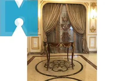 فيلا - 4 غرف نوم - 4 حمامات للبيع في رويال سيتي - كمبوندات الشيخ زايد - الشيخ زايد - الجيزة