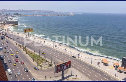 شقة - 8 غرف نوم - 8 حمامات للبيع في طريق الجيش - كامب شيزار - حي وسط - الاسكندرية