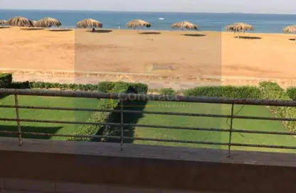 منزل مزدوج - 3 غرف نوم - 4 حمامات للبيع في تلال السخنة - العين السخنة - السويس
