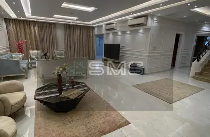 فيلا - 5 غرف نوم - 5 حمامات للايجار في مدينتي - القاهرة