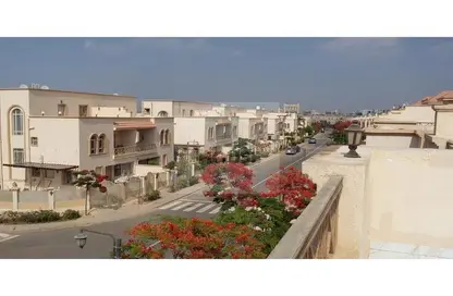 فيلا - 3 غرف نوم - 3 حمامات للايجار في شارع 10 - جرينز - الحي السادس - الشيخ زايد - الجيزة