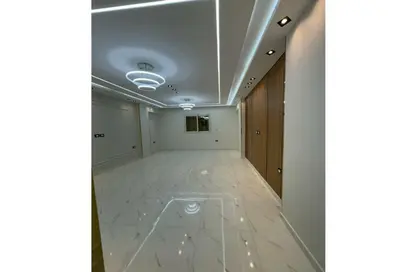 شقة - 3 غرف نوم - 2 حمامات للبيع في البوابة الثانية - خفرع - حدائق الاهرام - الجيزة