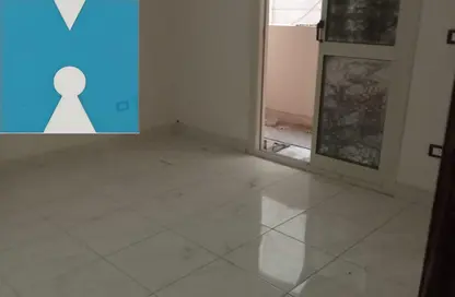 شقة - 2 غرف نوم - 1 حمام للبيع في المستثمر الصغير - الحي العاشر - الشيخ زايد - الجيزة