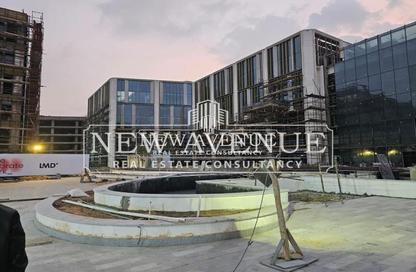 Office Space - Studio - 2 Bathrooms for sale in Golden Gate - South Teseen St. - The 5th Settlement - New Cairo City - Cairo