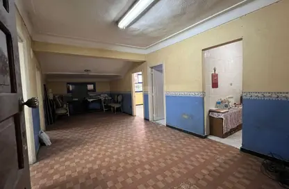 طابق كامل - استوديو - 4 حمامات للبيع في كوبري استانلي - ستانلي - حي شرق - الاسكندرية