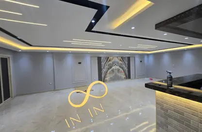 Apartment - 3 Bedrooms - 2 Bathrooms for rent in Zahraa El Maadi - Hay El Maadi - Cairo