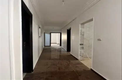 Apartment - 2 Bedrooms - 2 Bathrooms for rent in Al Mostathmir El Saghir - 10th District - Sheikh Zayed City - Giza