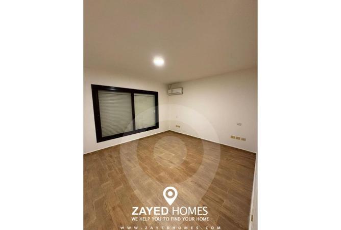 8205779 - Property Image 3