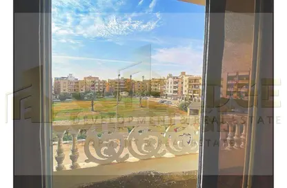 شقة - 3 غرف نوم - 2 حمامات للبيع في شارع المهندس احمد كمال حمدي - الحي السادس عشر - الشيخ زايد - الجيزة