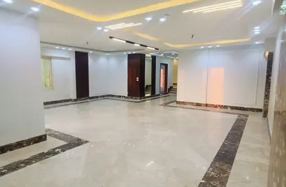 شقة - 3 غرف نوم - 3 حمامات للبيع في شارع احمد فخري - المنطقة السادسة - مدينة نصر - القاهرة