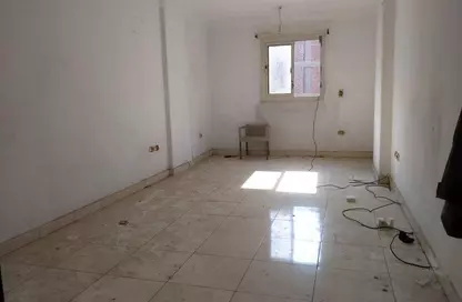 Apartment - 3 Bedrooms - 1 Bathroom for rent in Al Omrania Bridge - Giza District - Ganoub El Giza - Giza