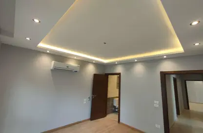 Apartment - 3 Bedrooms - 2 Bathrooms for sale in Mountain View iCity - 5th Settlement Compounds - The 5th Settlement - New Cairo City - Cairo