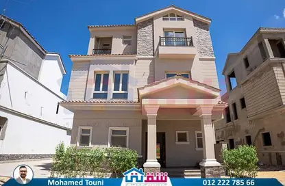 فيلا - 7 غرف نوم - 3 حمامات للبيع في سموحة - حي شرق - الاسكندرية