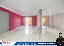شقة - 3 غرف نوم - 2 حمامات for للبيع in شارع محمد صفوت - كفر عبده - رشدي - حي شرق - الاسكندرية