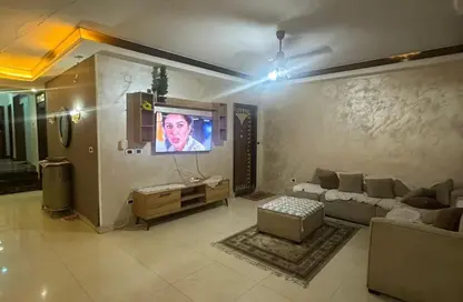 Apartment - 3 Bedrooms - 2 Bathrooms for sale in 8th Zone - Nasr City - Cairo