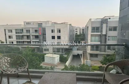 (بنتهاوس  (روف - 4 غرف نوم - 4 حمامات للبيع في جاليريا  مون فالى - المستثمرين الجنوبية - مدينة القاهرة الجديدة - القاهرة