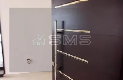 فيلا - 6 غرف نوم - 2 حمامات للبيع في طريق الشروق - المجاورة الاولي - الحي الثامن - مدينة الشروق - القاهرة