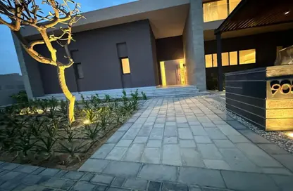 Villa - 4 Bedrooms - 3 Bathrooms for sale in Royal City - Sheikh Zayed Compounds - Sheikh Zayed City - Giza