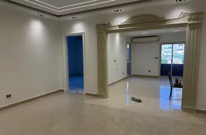 Apartment - 3 Bedrooms - 2 Bathrooms for rent in Ahmed Heshmat St. - Zamalek - Cairo