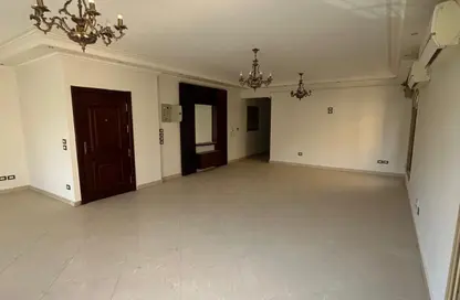 Apartment - 3 Bedrooms - 3 Bathrooms for sale in Al Shouyfat St. - District 1 - The 5th Settlement - New Cairo City - Cairo