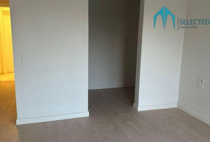 8064323 - Property Image 2