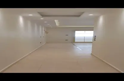 شقة - 3 غرف نوم - 2 حمامات للبيع في شارع المهندس احمد كمال حمدي - الحي السادس عشر - الشيخ زايد - الجيزة