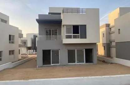 Villa - 5 Bedrooms - 6 Bathrooms for sale in Hyde Park - 5th Settlement Compounds - The 5th Settlement - New Cairo City - Cairo