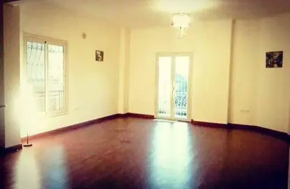 Duplex - 5 Bedrooms - 3 Bathrooms for sale in Ganoob El Acadimia - New Cairo City - Cairo