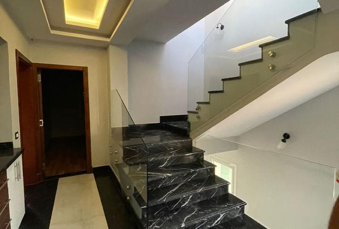 8330245 - Property Image 2