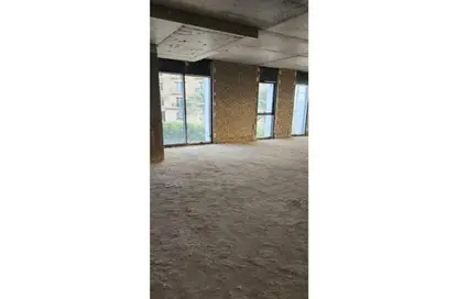 Office Space - Studio - 4 Bathrooms for rent in Hyde Park Business District Mall - South Teseen St. - The 5th Settlement - New Cairo City - Cairo