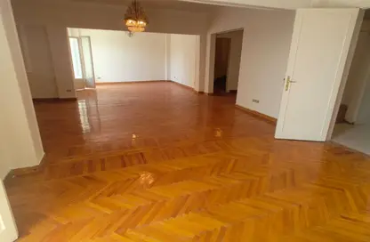 Office Space - Studio - 2 Bathrooms for rent in Ammar Ibn Yasser St. - El Hegaz Square - El Nozha - Cairo